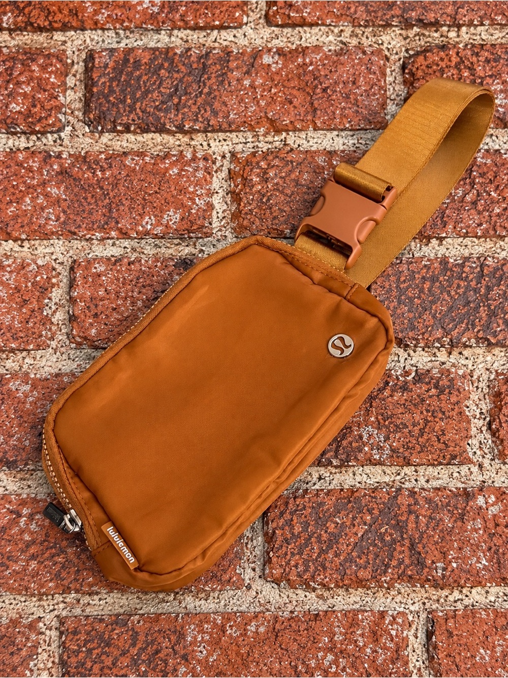 Lululemon Caramel Brown Belt Bag Crossbody Waist Fanny Pack Adjustable Strap